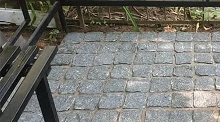 Пример укладки гранитной брусчатки на месте захоронения